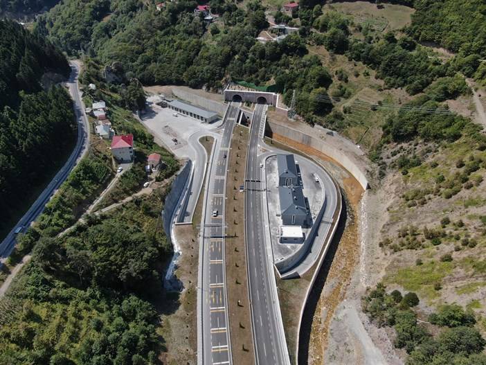 Trabzon'da Zigana Tüneli'nden 4 ayda 600 bin araç geçti 4